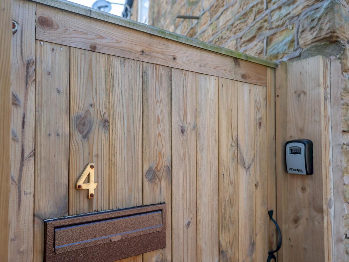 Pass The Keys Wonky Cottage With Amazing Garden Leeds  Luaran gambar